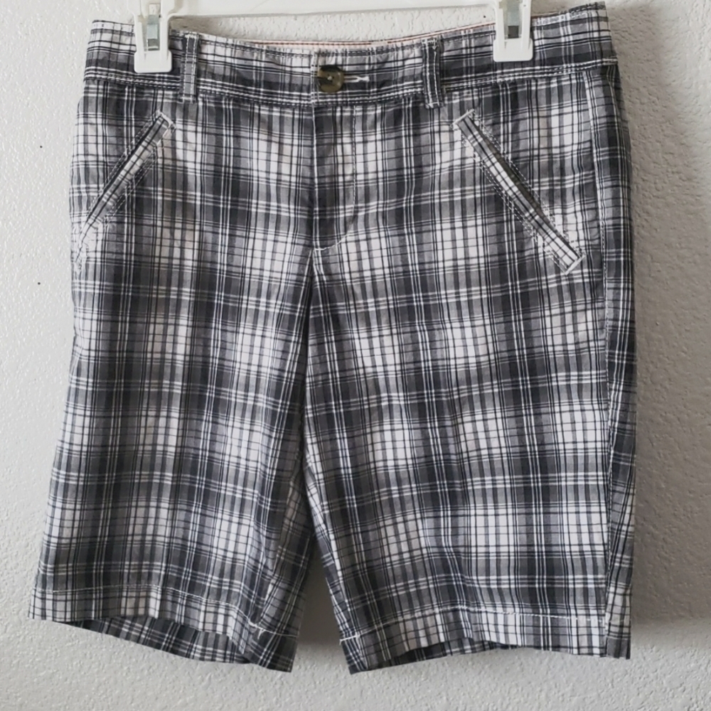 Dockers Gray and White Plaid Bermuda Shorts Size Size 4